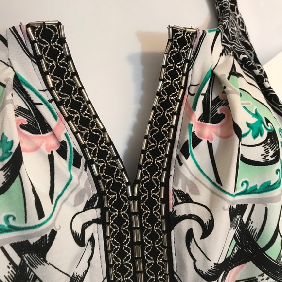 White House Black Market Print tank. Size small - Picture 3 of 7